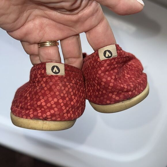 Airwalk Red Light Polka Dots Canvas Flats - Size 6 1/2 - Picture 3 of 6